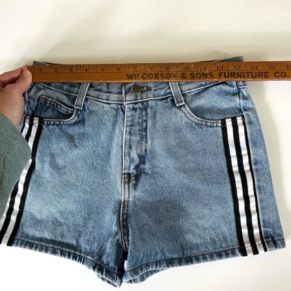 Vintage 90's Side-Stripe Jean Shorts, Size 25 - Picture 4 of 10